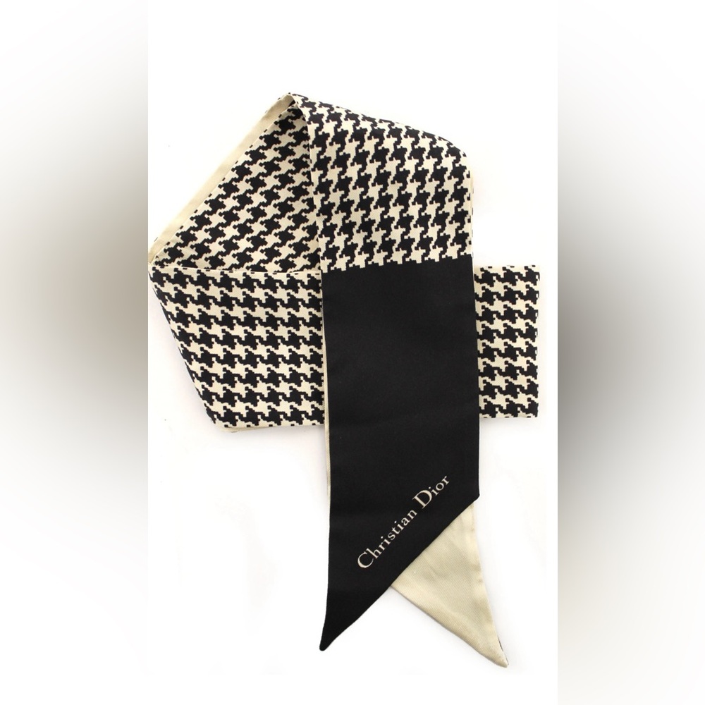 Dior 30 Montaigne Mitzah Scarf - Black and White